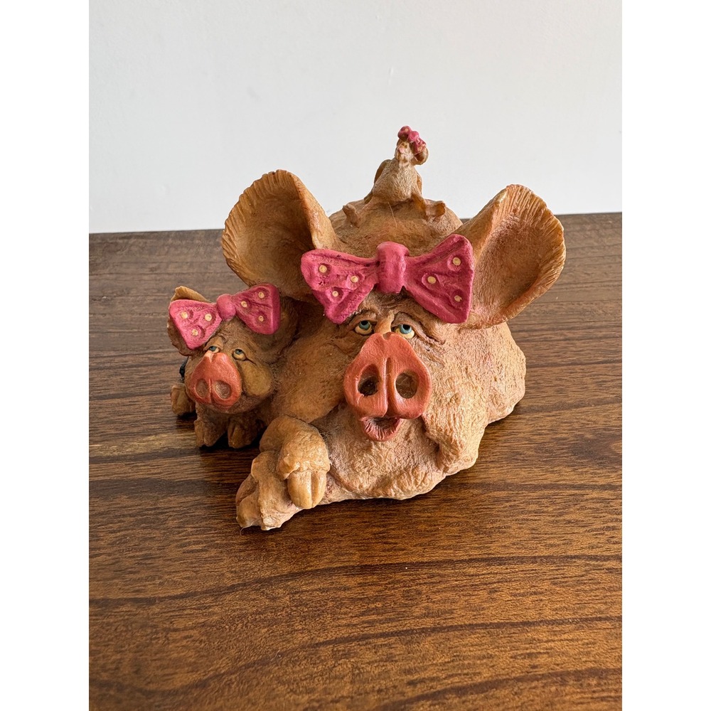 Frumps D&D Studios Pig Figurine Emilie Nell Francie Pink Bows USA Collectible